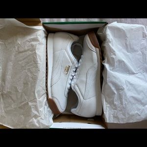 Puma Roma white w/ gum sole